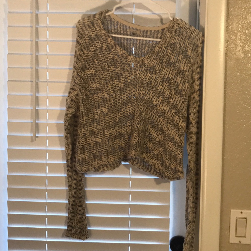 Crop, light-weight sweater.